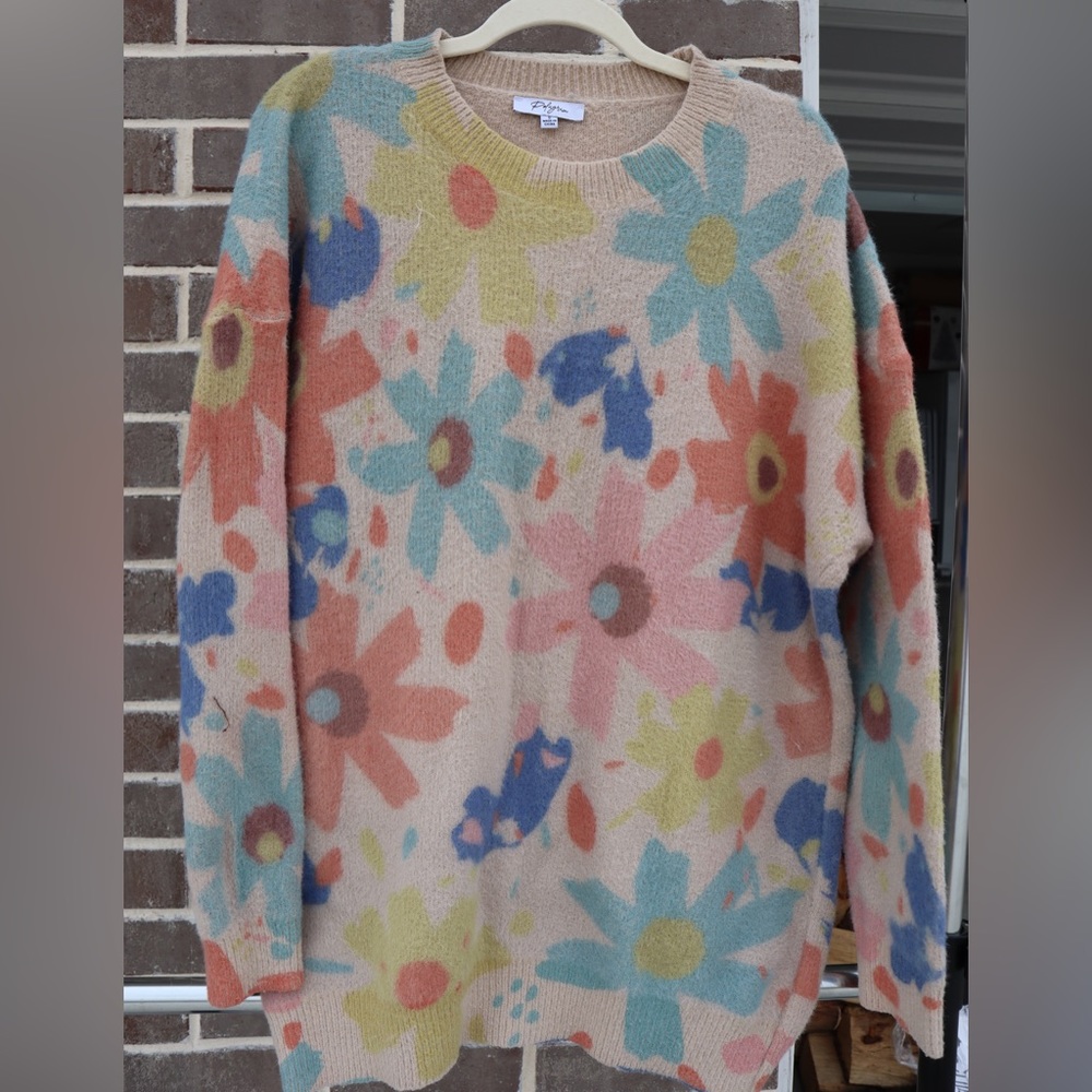 Flower long sleeve dress | size - small | color - muted colors